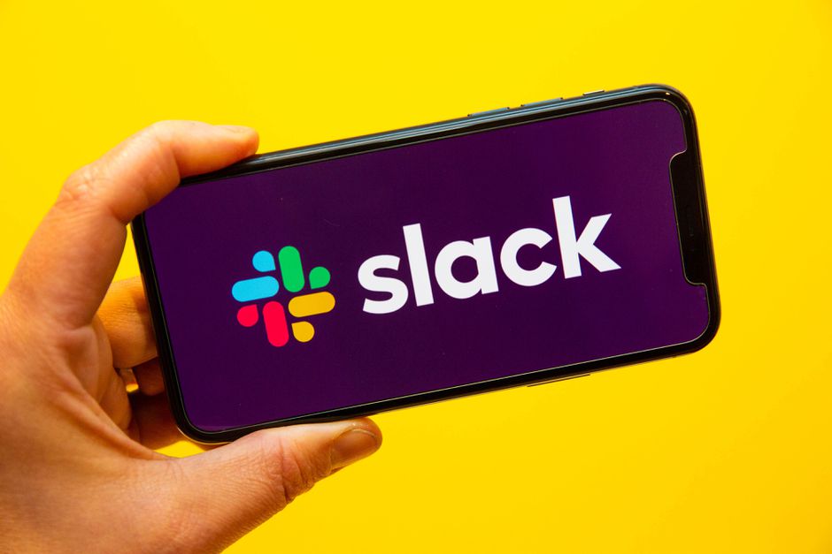 006-slack-app-logo-on-phone-2021