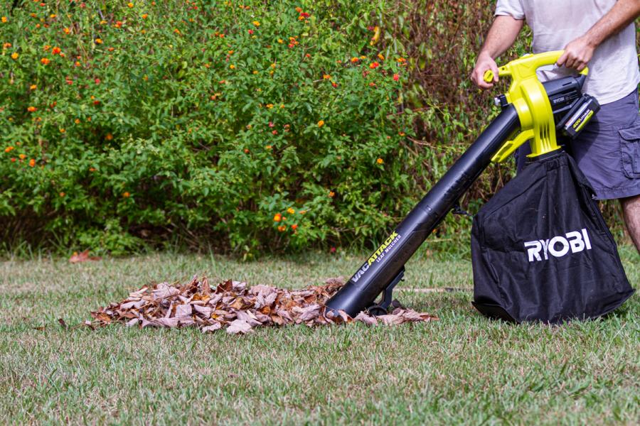 Leaf-Blowers-vs.-Vacuum-What’s-Best-For-You