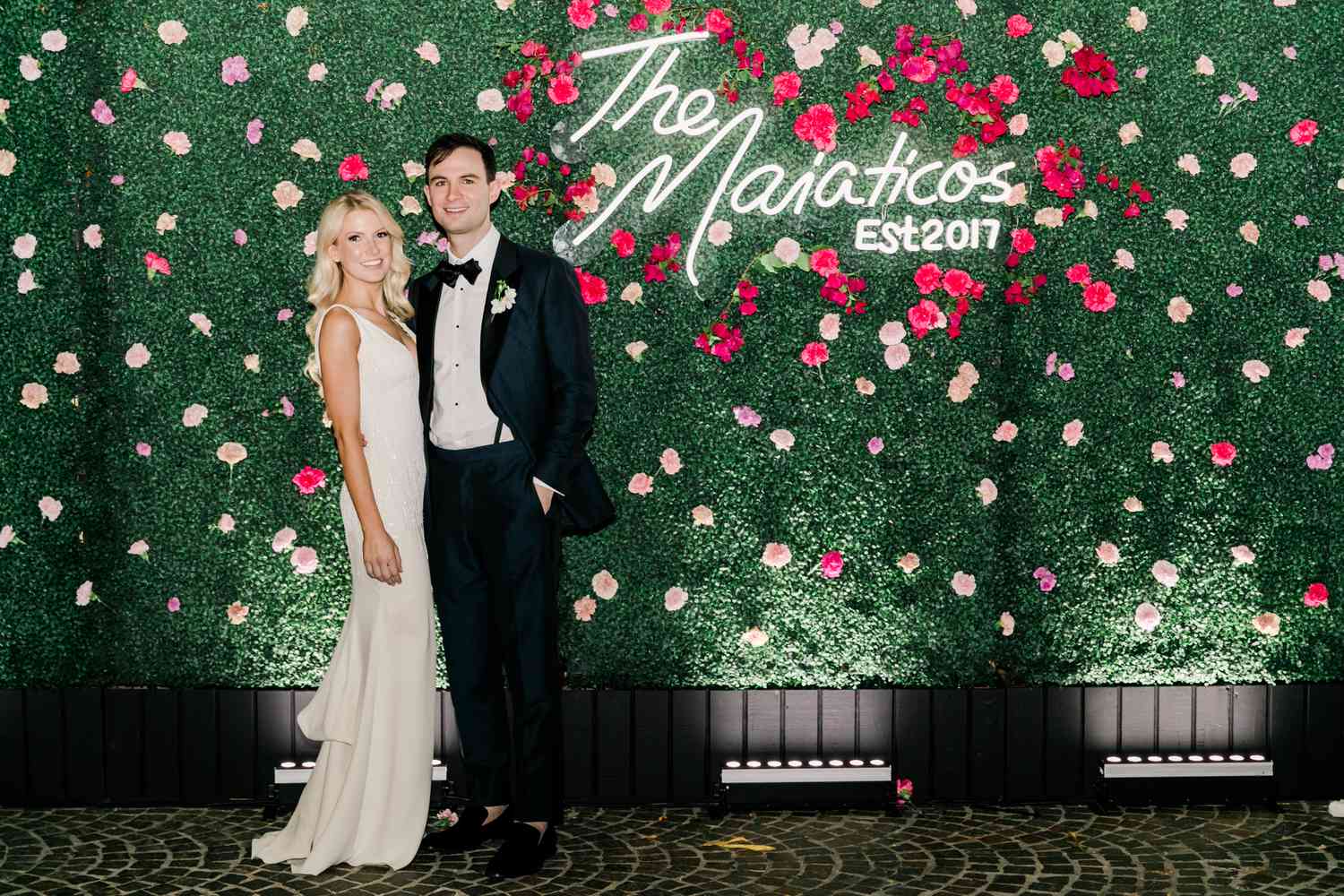 Benefits of Using a Wedding Neon Sign Backdrop