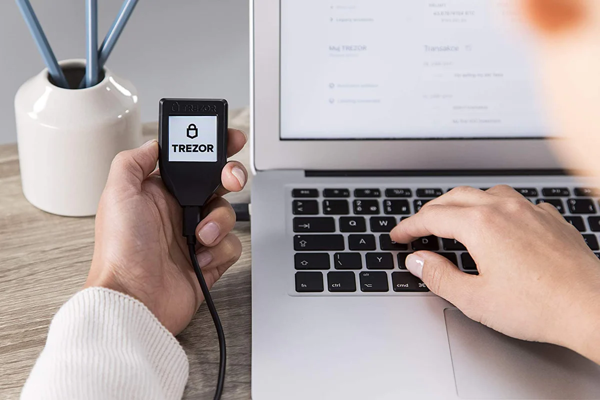 trezor-model-t-cryptocurrency-hardware-wallet-authorized-reseller-376275_1200x1200