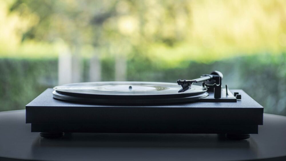 Pros and Cons of Fully Automatic Turntables